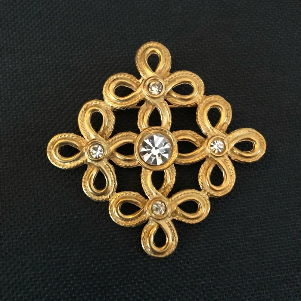 Vintage Openwork Rhinestone Brooch Pin